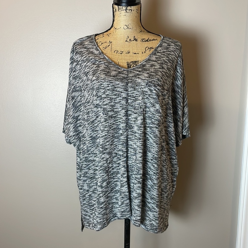 5/$25 Loveriche knit top size large